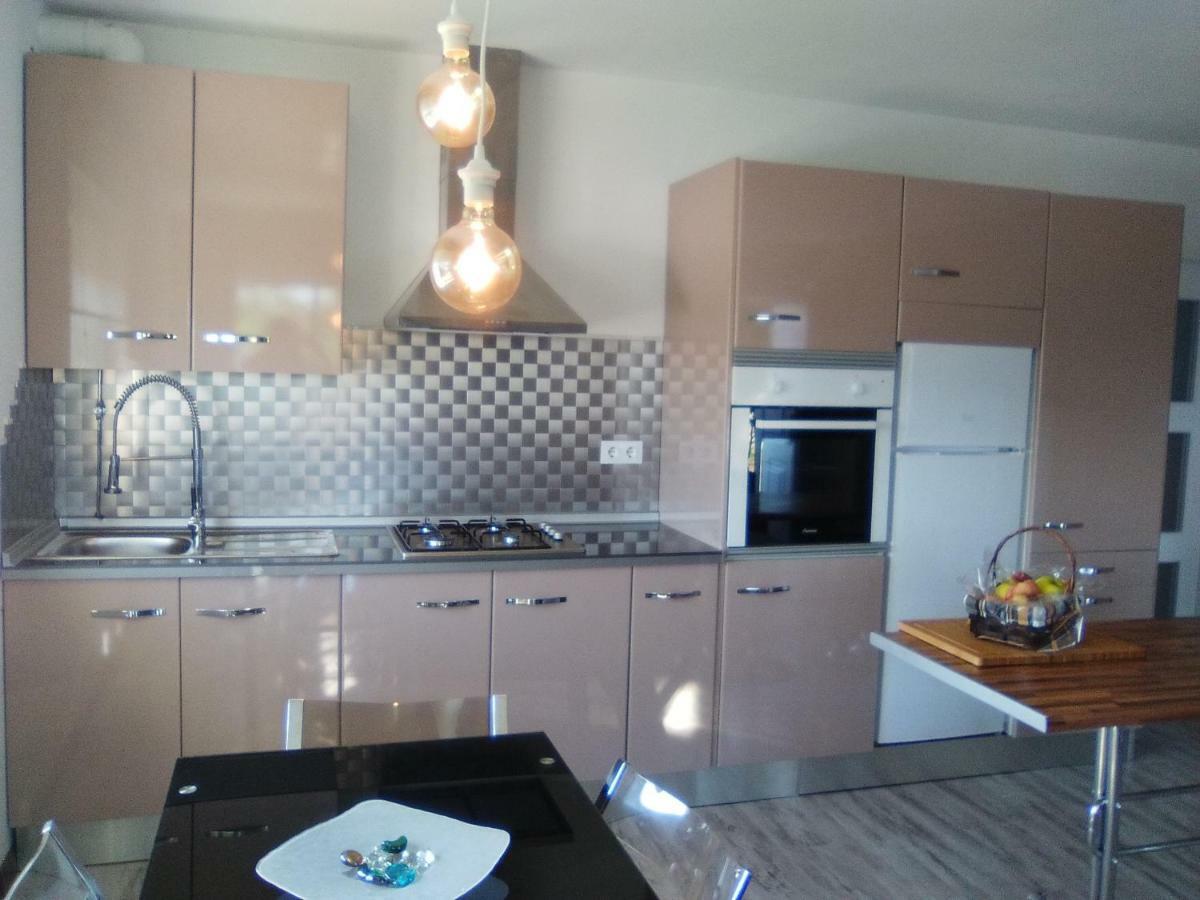 Apartamento En Viveiro Luaran gambar